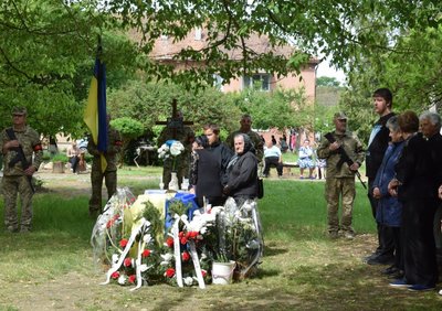 На Закарпатті попрощалися із захисником Миколою Даніловим На Закарпатті попрощалися із захисником Миколою Даніловим