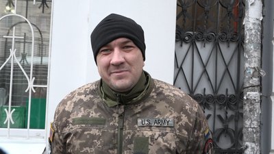 Загинув поблизу Бахмута: у Житомирі попрощалися із вчителем Миколою Кондратюком, який воював за Україну Загинув поблизу Бахмута: у Житомирі попрощалися із вчителем Миколою Кондратюком, який воював за Україну
