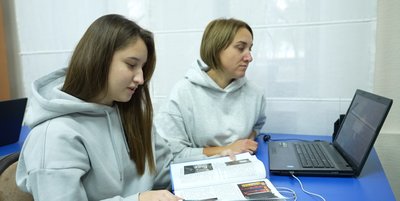 Освітньо-культурний центр для переселенців з Покровська діти переселенка з Покровська Кіра Дніпро 15 листопада 2024 рік Освітньо-культурний центр для переселенців з Покровська діти переселенка з Покровська Кіра Дніпро 15 листопада 2024 рік
