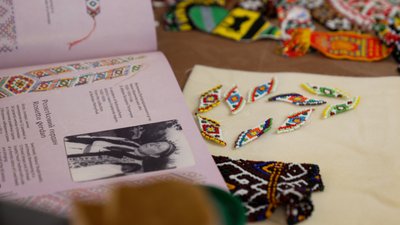 Відчувають захист завдяки прикрасам. Як на Буковині майстрині виготовляють старовинні ґердани та силянки | Жива спадщина