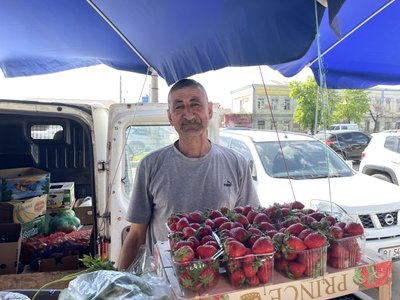 Українська полуниця на ринках Полтави: звідки привозять та яка вартість Українська полуниця на ринках Полтави: звідки привозять та яка вартість