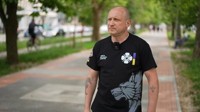 "Це стяг, за який ми воюємо та проливаємо кров": у Вінниці до 10-річчя ССО на телевежі підняли прапор "Це стяг, за який ми воюємо та проливаємо кров": у Вінниці до 10-річчя ССО на телевежі підняли прапор