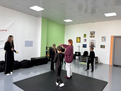 У Хусті переселенка з Херсонщини відкрила театральну студію "Творча лабораторію" У Хусті переселенка з Херсонщини відкрила театральну студію "Творча лабораторію"