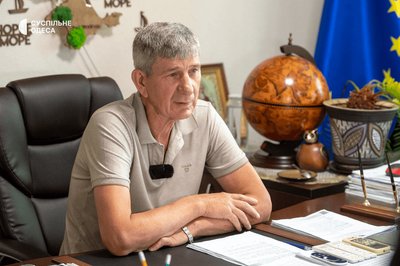 Закриті пляжі, але повні готелі: як працює Кароліно-Бугаз попри заборону купатися Закриті пляжі, але повні готелі: як працює Кароліно-Бугаз попри заборону купатися