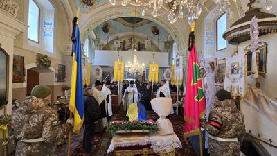 На Закарпатті попрощалися з полеглим військовим Іваном Мешком На Закарпатті попрощалися з полеглим військовим Іваном Мешком