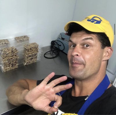 Змінив кітель кухаря на піксель: учасник "МастерШеф" Олег Ковальчук з Коростишева годує десантників Змінив кітель кухаря на піксель: учасник "МастерШеф" Олег Ковальчук з Коростишева годує десантників