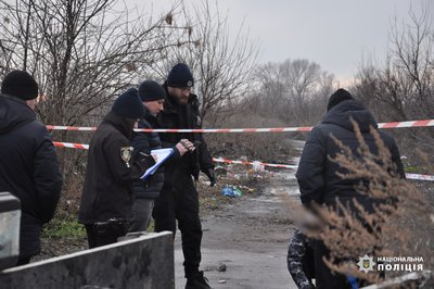 Народила дитину та викинула у сміття: у селі на Черкащині підозрюють 25-річну жінку Народила дитину та викинула у сміття: у селі на Черкащині підозрюють 25-річну жінку