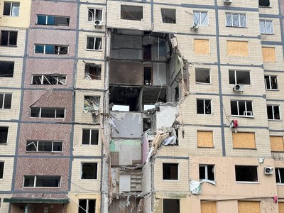 У Дніпрі обвалилися конструкції у пошкодженому внаслідок атаки будинку