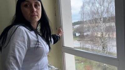 Палати без вікон та з дірявими стінами: як живе прикордонна Семенівська лікарня, яку регулярно обстрілюють росіяни Палати без вікон та з дірявими стінами: як живе прикордонна Семенівська лікарня, яку регулярно обстрілюють росіяни