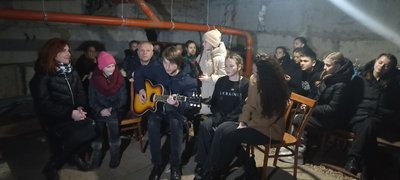 Мистецтво під час війни: вихованці школи мистецтв з Житомирщини збирають гроші на дрони для ЗСУ Мистецтво під час війни: вихованці школи мистецтв з Житомирщини збирають гроші на дрони для ЗСУ