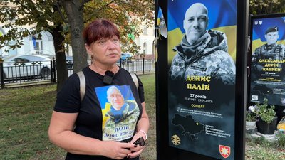 У Полтаві запалили сотні лампадок на честь полеглих воїнів У Полтаві запалили сотні лампадок на честь полеглих воїнів