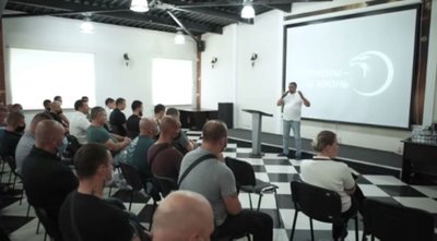 Курс за один день і "бронь від ООН": як на OLX продають посвідчення журналістів Курс за один день і "бронь від ООН": як на OLX продають посвідчення журналістів