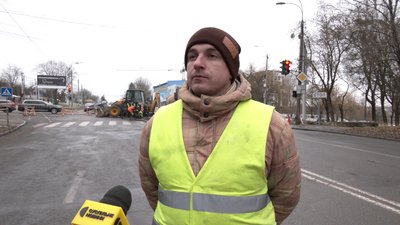 Через аварію на каналізаційному колекторі у Рівному обмежили рух частиною вулиці Чорновола Через аварію на каналізаційному колекторі у Рівному обмежили рух частиною вулиці Чорновола