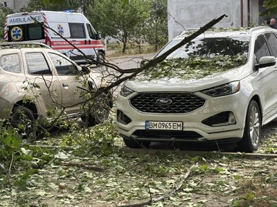 У Сумах вдень 31 серпня дрон влучив у балкон дев'ятиповерхівки, четверо людей травмовано