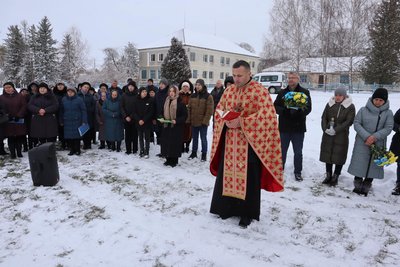 Микола Голяш, меморільні таблиці, пам'ятний знак Микола Голяш, меморільні таблиці, пам'ятний знак
