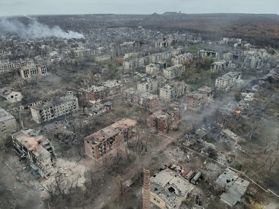 Живуть в підвалах, укриттях. Скільки людей залишається в Торецьку