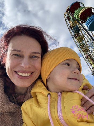Атракціон "Лебеді" у Житомирі відремонтували: що розповіла житомирянка, яка застрягла з сином на висоті 8 метрів Атракціон "Лебеді" у Житомирі відремонтували: що розповіла житомирянка, яка застрягла з сином на висоті 8 метрів