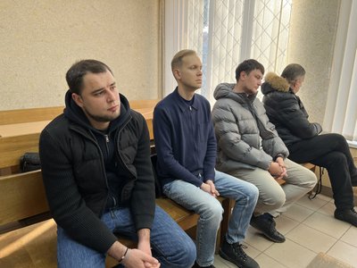 Суд про переплати на дронах для військових у Полтаві: обвинувачені своєї провини не визнають Суд про переплати на дронах для військових у Полтаві: обвинувачені своєї провини не визнають
