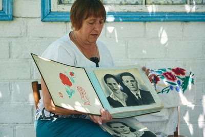 "Переживання й досвід предків". "Баба Єлька" презентувала третю серію циклу про громади Кіровоградщини "Переживання й досвід предків". "Баба Єлька" презентувала третю серію циклу про громади Кіровоградщини