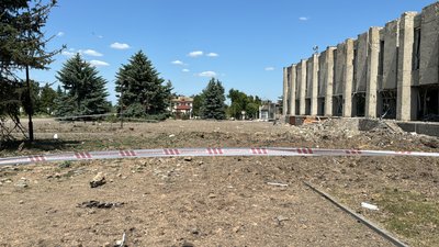 "Розірвало на шматки". Російські війська ударили по Краснопіллю ракетою С-300
