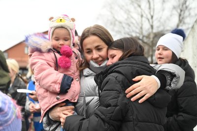На Закарпаття прибув евакуаційний поїзд із жителями Донеччини На Закарпаття прибув евакуаційний поїзд із жителями Донеччини