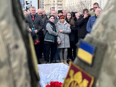 Звільняли Київщину, проте загинули під Бахмутом. У Києві прощають із батьком та сином, які воювали разом