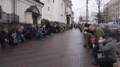 "Жодна мама не народжувала свою дитину для війни": у Вінниці попрощались з оборонцем Сергієм Жуком