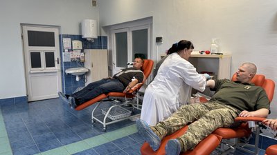 Закарпатські прикордонники долучилися до здачі крові Закарпатські прикордонники долучилися до здачі крові