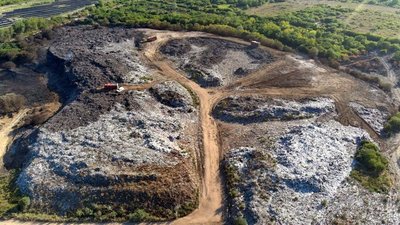 П'яту добу у Берегові ліквідовують пожежу на сміттєзвалищі