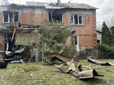 “Загинула сім’я”: у Чернеччині на Сумщині російська армія вбила батька, матір і дітей “Загинула сім’я”: у Чернеччині на Сумщині російська армія вбила батька, матір і дітей