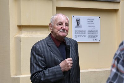 У Львові на фасаді школи відкрили меморіальну таблицю Андрію Парубію У Львові на фасаді школи відкрили меморіальну таблицю Андрію Парубію