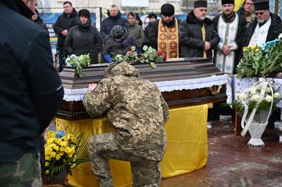 похорон захисника Романа Стащука, лановецька громада похорон захисника Романа Стащука, лановецька громада