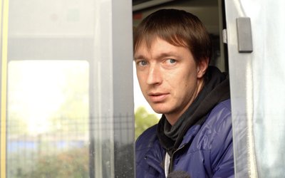 Зупинився після криків пасажирів. У Дніпрі водій тролейбуса їхав під час вибухів: чи є алгоритм для таких випадків Зупинився після криків пасажирів. У Дніпрі водій тролейбуса їхав під час вибухів: чи є алгоритм для таких випадків