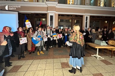 Утворили ланцюг єдності, співали пісні та відтворювали історичні події: як в Одесі відзначили День соборності України Утворили ланцюг єдності, співали пісні та відтворювали історичні події: як в Одесі відзначили День соборності України