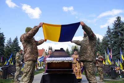 В Ужгороді попрощалися із захисником Тарасом Балогою В Ужгороді попрощалися із захисником Тарасом Балогою