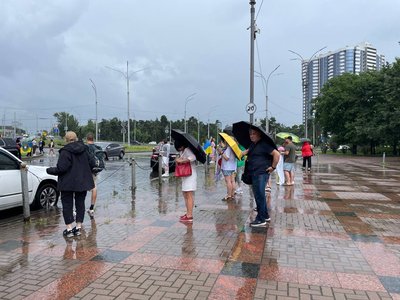 "Це як крапля в морі, але все, що ми можемо зробити, робимо": у Києві відбулася акція в підтримку військовополонених "Це як крапля в морі, але все, що ми можемо зробити, робимо": у Києві відбулася акція в підтримку військовополонених