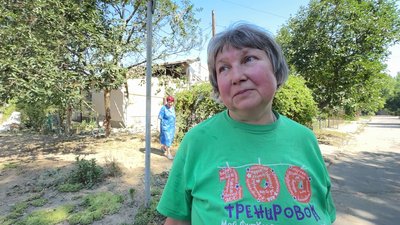 "Ховалися за двома стінами". Херсонці розповіли про нічний обстріл артилерією РФ Корабельного району "Ховалися за двома стінами". Херсонці розповіли про нічний обстріл артилерією РФ Корабельного району