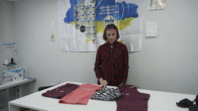 Вінницькі майстрині шиють адаптивний одяг для поранених військових Вінницькі майстрині шиють адаптивний одяг для поранених військових