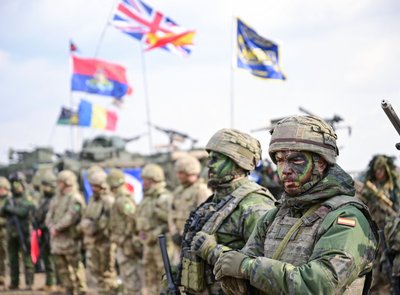 Військові НАТО під час демонстрації після навчань "Steadfast Dart-2025" Військові НАТО під час демонстрації після навчань "Steadfast Dart-2025"
