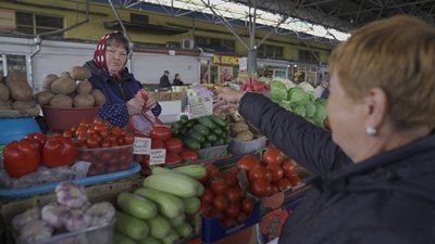 Ранні овочі на вінницьких ринках: скільки коштує городина та чи є у ній нітрати Ранні овочі на вінницьких ринках: скільки коштує городина та чи є у ній нітрати