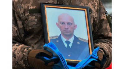 У Ніжині попрощалися з двома військовими ЗСУ: Сергієм Коворотнім та Ігорем Василенком У Ніжині попрощалися з двома військовими ЗСУ: Сергієм Коворотнім та Ігорем Василенком