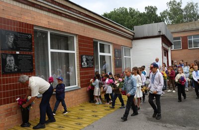 У селі на Черкащині відкрили меморіальні дошки полеглим бійцям У селі на Черкащині відкрили меморіальні дошки полеглим бійцям