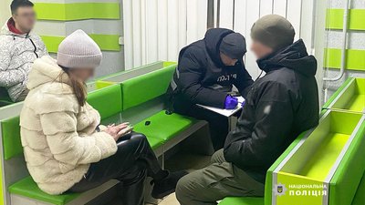 6000 гривень за практичні іспити з водіння: чернігівця, який запевняв "клієнтів", що має вплив на ТСЦ, взяли під варту 6000 гривень за практичні іспити з водіння: чернігівця, який запевняв "клієнтів", що має вплив на ТСЦ, взяли під варту