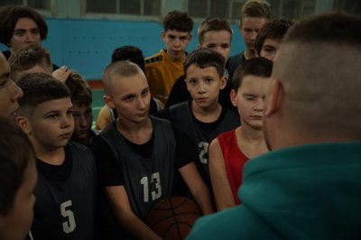 Сумські баскетболісти готуються до тренування Сумські баскетболісти готуються до тренування