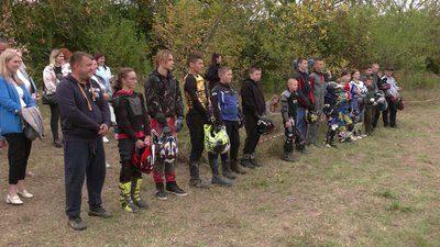 Майже 40 дітей взяли участь у чемпіонаті області з мотокросу в Рівному Майже 40 дітей взяли участь у чемпіонаті області з мотокросу в Рівному