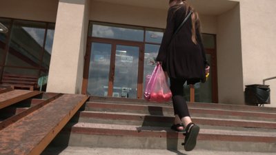 Овочі та фрукти перевіряють на відсоток нітратів Овочі та фрукти перевіряють на відсоток нітратів