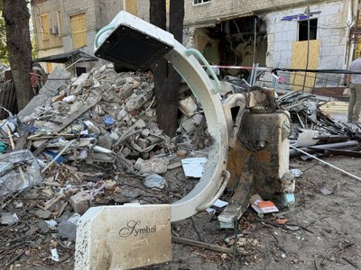 День уролога у зруйнованій операційній: розповідь оперуючого лікаря Володимира Пономаренка День уролога у зруйнованій операційній: розповідь оперуючого лікаря Володимира Пономаренка