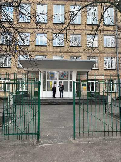 Ракетний удар по Києву: в Шевченківському районі організували штаб допомоги Ракетний удар по Києву: в Шевченківському районі організували штаб допомоги