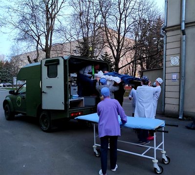 "Та х*р вам, я виживу": інтерв'ю з волонтером, який допомагає пораненим бійцям в Одесі "Та х*р вам, я виживу": інтерв'ю з волонтером, який допомагає пораненим бійцям в Одесі