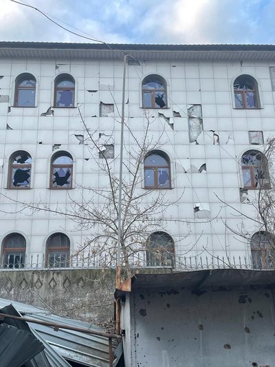 Наслідки обстрілів Курахівської громади 2 квітня. Фото: Facebook / Роман Падун